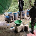 Destruyen 48 fábricas móviles de coc4ína en operativo en Villa Tunari