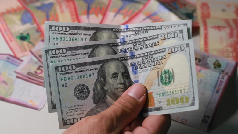 Dólar paralelo cae a Bs 13,61 y consolida tendencia a la baja en el mercado informal