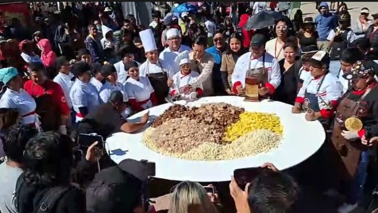 Tarija celebra su aniversario con sabor, costillitas de chancho se consolidan como plato bandera