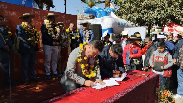 Alcalde firma convenio con Ministerio de Medio Ambiente para tres proyectos