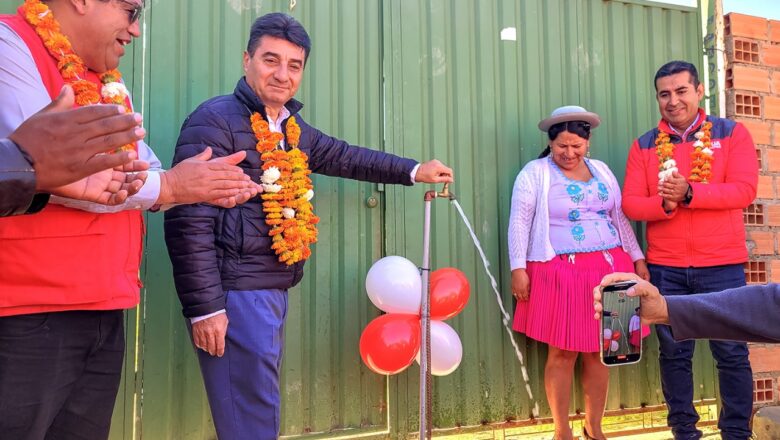 Alcalde de Tarija inaugura y entrega sistema de agua potable en la urbanización Nueva Esperanza