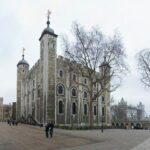 Descubrieron una fosa común con restos humanos debajo de la Torre de Londres
