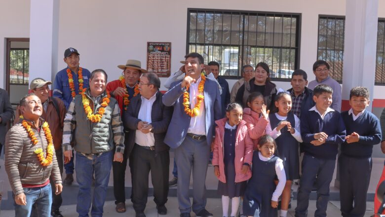 Alcaldía de Tarija entrega aulas equipadas en la comunidad de Obrajes
