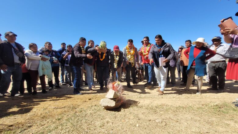 Alcalde inaugura un nuevo sistema de agua potable en beneficio 250 familias de Tarija