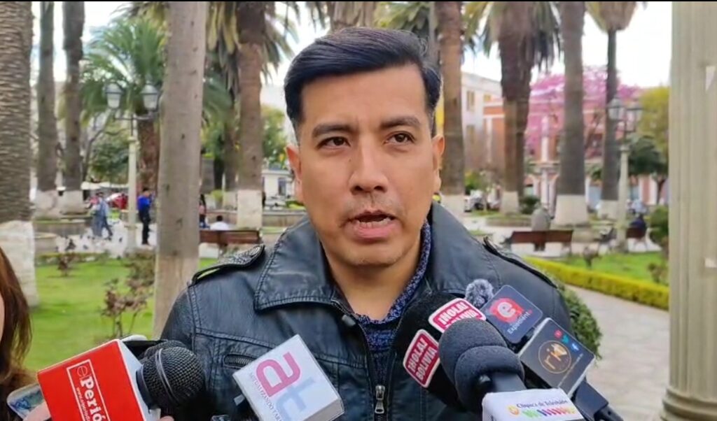 Según economista de Tarija la economía boliviana llegó debilitada al bicentenario