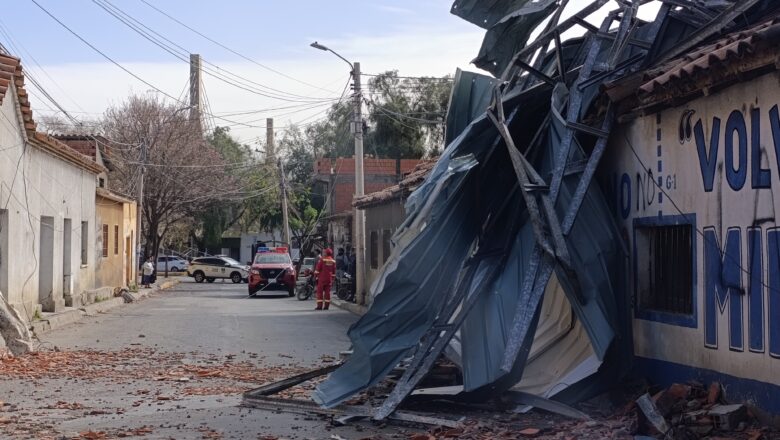 Vecinos en alerta tras caída de tinglado en el barrio Germán Busch, dos viviendas afectadas y cables energizados en la vía pública
