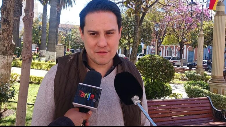 Manfred Reyes Villa deja en libertad a militantes de SUMATE para decidir su apoyo en la segunda vuelta