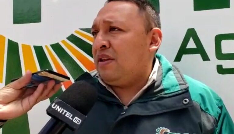 ANH Tarija garantiza abastecimiento de combustible y filas comienzan a desaparecer