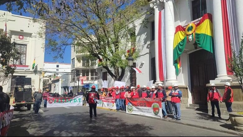 COD y trabajadores de diferentes sectores marchan «Estamos en contra de los atropellos»