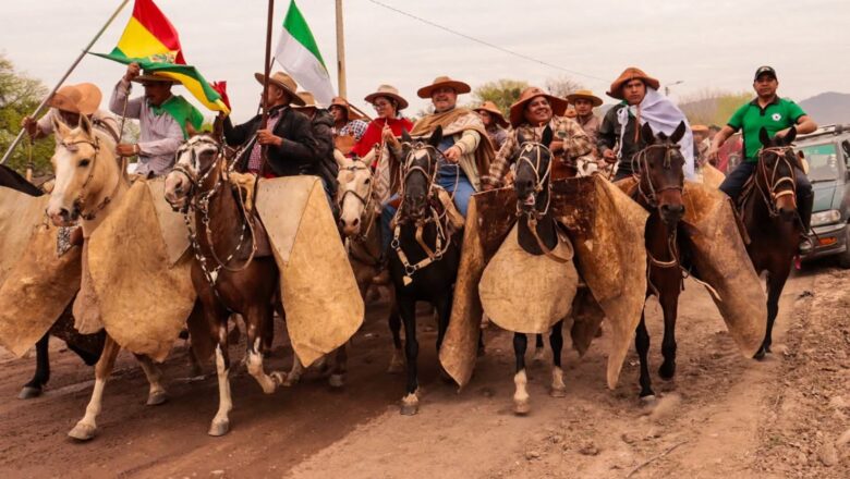 Yacuiba da inicio al Festival de la Tradición Chaqueña con cabalgata y más de 35 artistas