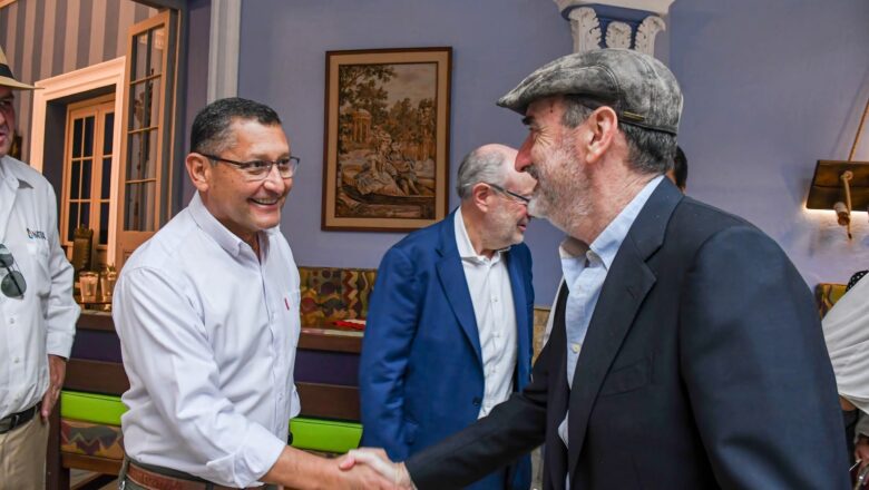 Gobernador de Tarija presenta plan climático a embajadores internacionales