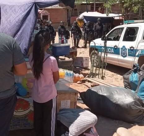 Corte total en paso fronterizo ilegal en Aguas Blancas