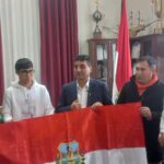 Alcalde entrega indumentaria deportiva al atleta Josué Nieves que participará en el Sudamericano U-20
