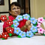 Tradición y emprendimiento: adultas mayores se preparan para la Feria de Todos Santos en Villa Montes