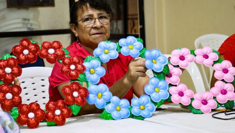 Tradición y emprendimiento: adultas mayores se preparan para la Feria de Todos Santos en Villa Montes