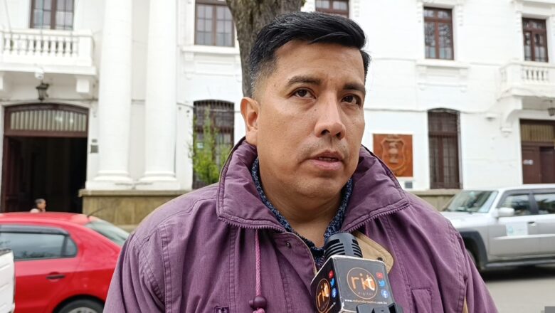 Economista Fernando Romero analiza la nueva ley de importación de carburantes: “Es un paño frío a un enfermo con cáncer”