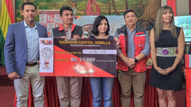 Alcaldía premió a 10 emprendedores del programa “Incubadora de empresas 2025”