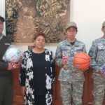 La asambleísta Delia García entrega incentivos deportivos al grupo de voluntarios GACIF