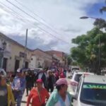 Levantan bloqueo en Uriondo tras acuerdo entre transporte y comunidades: pasaje costará 8,50 Bs