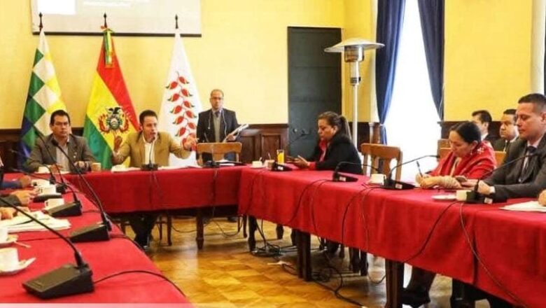 Reunión de bancadas: Acuerdan comisiones para investigar corrupción y recuperar las interpelaciones en la ALP