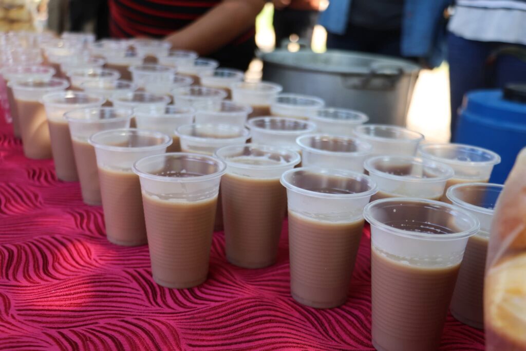 Sonrisas y chocolate celebran a los Reyes Magos en el barrio Bolívar