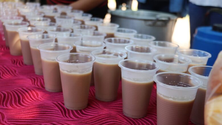 Sonrisas y chocolate celebran a los Reyes Magos en el barrio Bolívar