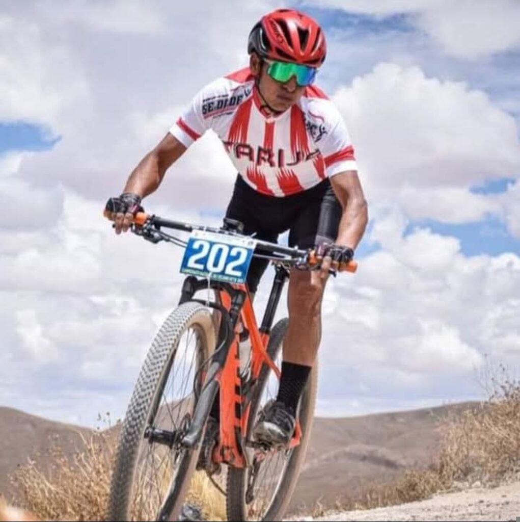 El «Pirata» Acosta campeón ciclista Nacional es candidato municipal a la alcaldía de San Lorenzo