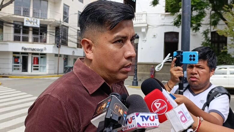 Fernando Romero advierte sobre el “corralito bancario” y la lenta devolución de depósitos en dólares