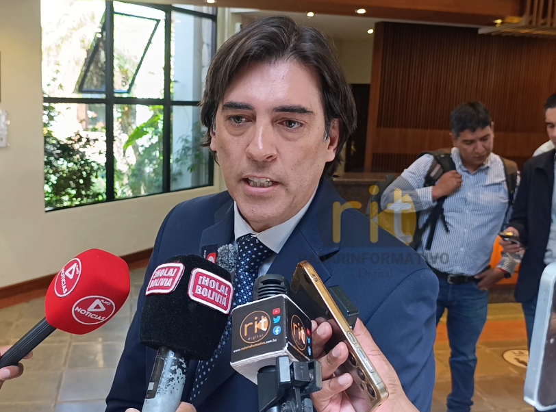 Ministro Zamora recorre aeropuertos y anuncia auditoría nacional