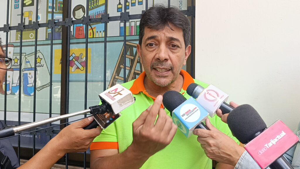 Zamora afirma que pese a que tropezó con intentos de inhabilitarlo, cuenta con respaldos legales, por lo cual continúa trabajando de sumar