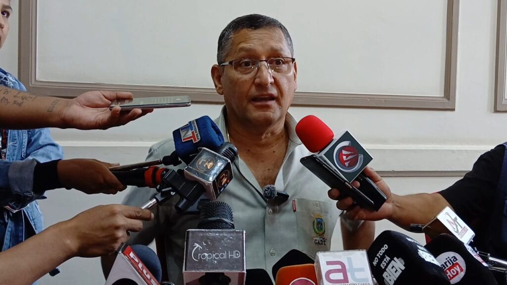 Montes cuestiona requisitos de residencia y denuncia uso de “anónimos” en elecciones