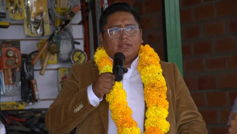 Gustavo Carvajal suma el respaldo de vendedores del Mercado de Autopartes del Abasto del Sur