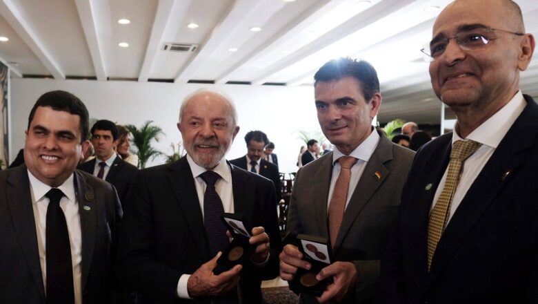 Paz y Lula coinciden en que “las ideologías no dan de comer” y priorizan acuerdos económicos