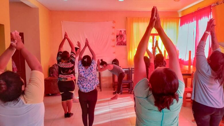 Yoga como terapia en Morros Blancos: mujeres privadas de libertad fortalecen su salud mental