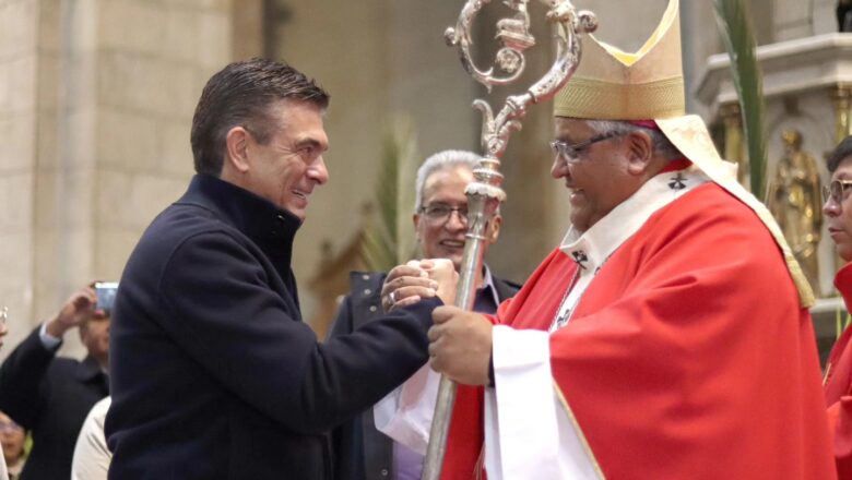 Presidente Paz participa de la Misa de Domingo de Ramos y llama a la fe y esperanza