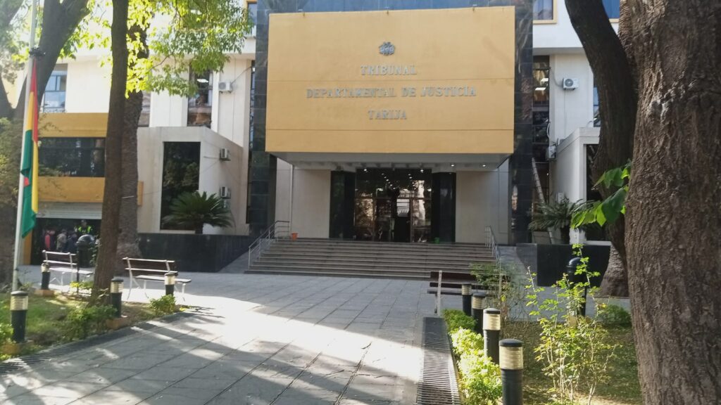 A solicitud de la Fiscalía, Tribunal ordena nuevo mandamiento de aprehensión y arraigo contra el expresamente Evo M.A.