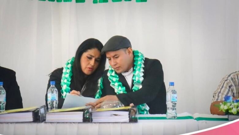 | Alcalde Mario Batallanos entrega estudios de proyectos estratégicos a la diputada Gabriela Pacello para gestionar financiamiento ante el Gobierno Central |