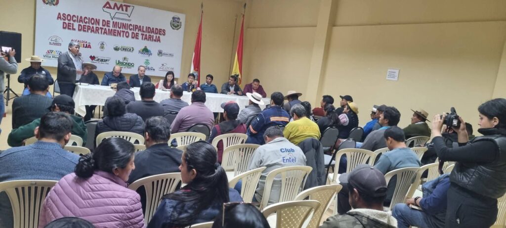 Alcaldesa de Tarija junto la la Viceministra de Recursos Hidrico y regates, trataron sobre proyectos cortos y a largo plazo