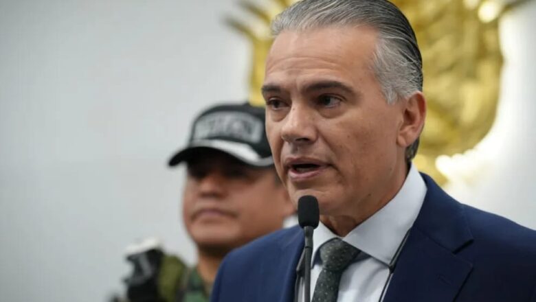 Ernesto Justiniano asume como nuevo Ministro de Defensa