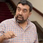 Exministro Álvaro Ruiz exige aclaración pública a Migración por supuesta salida del país