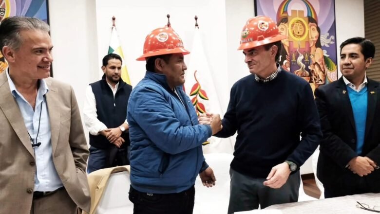 Gobierno y fabriles acuerdan agenda de trabajo