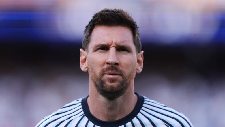 En su primer partido, Messi iguala el récord de Klose, el máximo goleador en mundiales