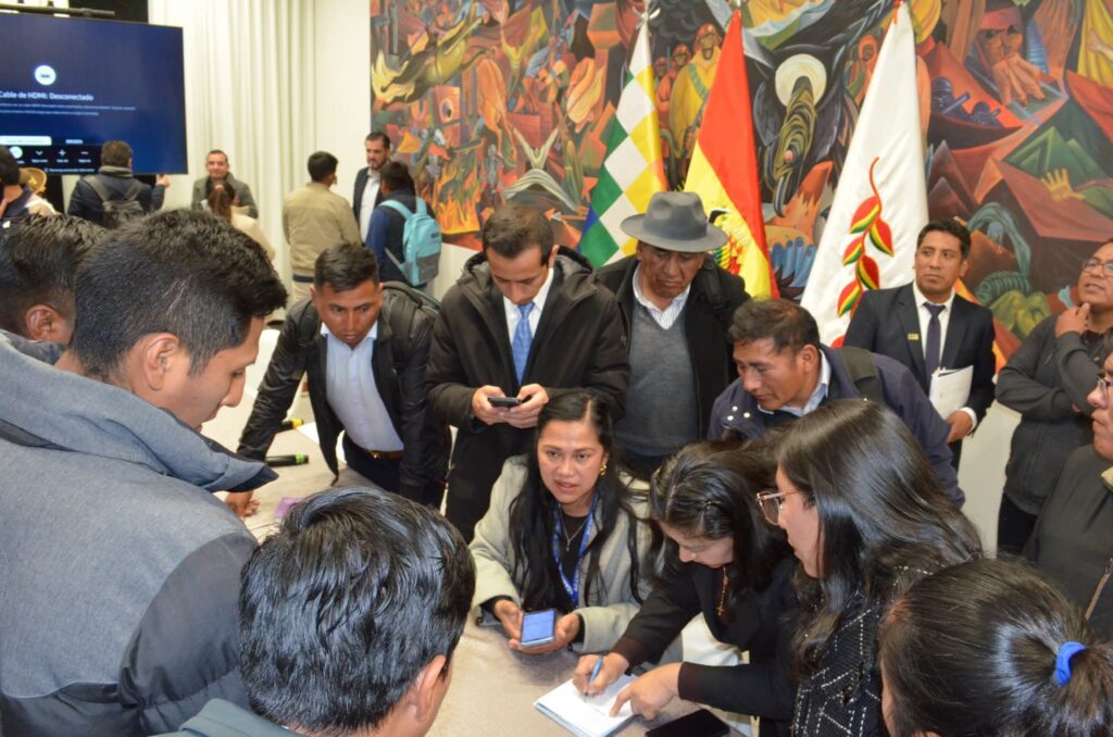 UPRE agenda mesas de trabajo con alcaldes y concejales de 87 municipios de La Paz