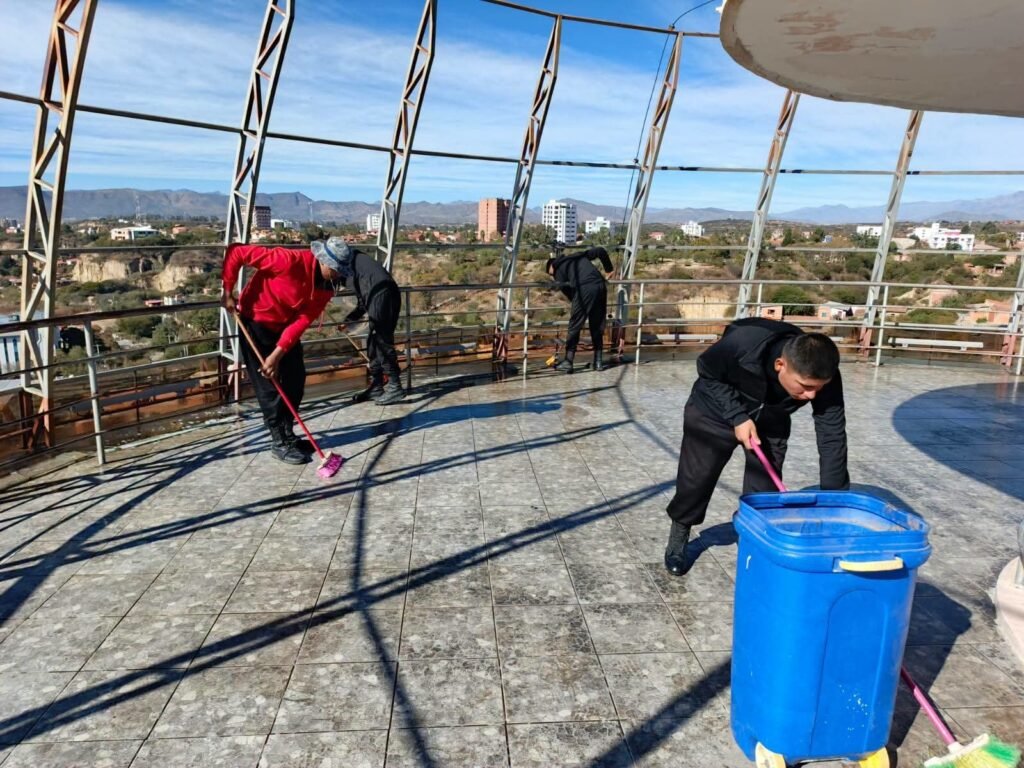 Dirección de turismo renueva la copa, pintado y restauración del Mirador de los Sueños.