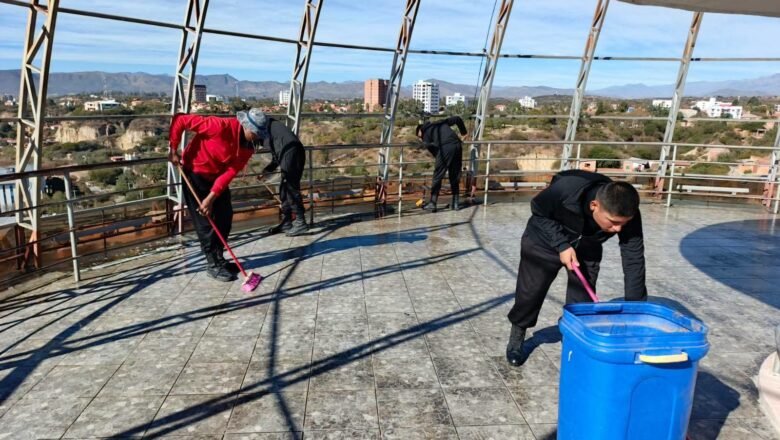 Dirección de turismo renueva la copa, pintado y restauración del Mirador de los Sueños.