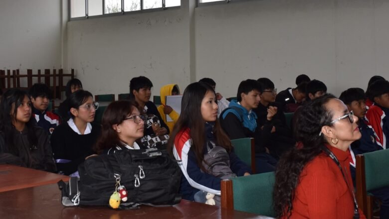 TED de Tarija realiza capacitaciones en los colegios sobre los valores democráticos