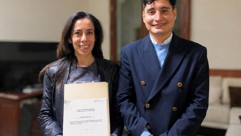 Senador Vacaflor presenta proyecto de ley para fortalecer la Fiesta Grande de Tarija