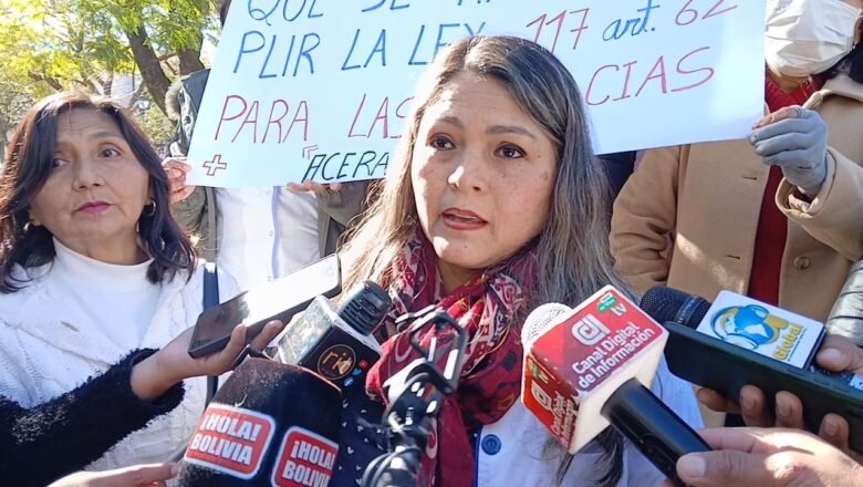 Farmacias de Tarija denuncian invasión de comerciantes informales en aceras