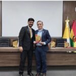 Fiscal Mogro recibe distinción por apoyo a la Psicología