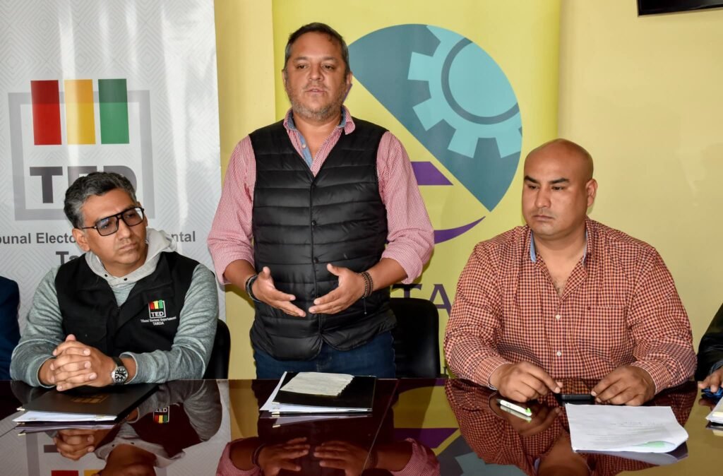 𝗙𝗔𝗨𝗧𝗔𝗣𝗢 𝘆 𝗙𝗘𝗗𝗝𝗨𝗩𝗘 𝘀𝗲 𝘀𝘂𝗺𝗮𝗻 𝗮𝗹 𝘁𝗿𝗮𝗯𝗮𝗷𝗼 𝗱𝗲𝗹 𝗧𝗘𝗗 𝗧𝗮𝗿𝗶𝗷𝗮 𝗲𝗻 𝗳𝗮𝘃𝗼𝗿 𝗱𝗲 𝗹𝗮 𝗱𝗲𝗺𝗼𝗰𝗿𝗮𝗰𝗶𝗮